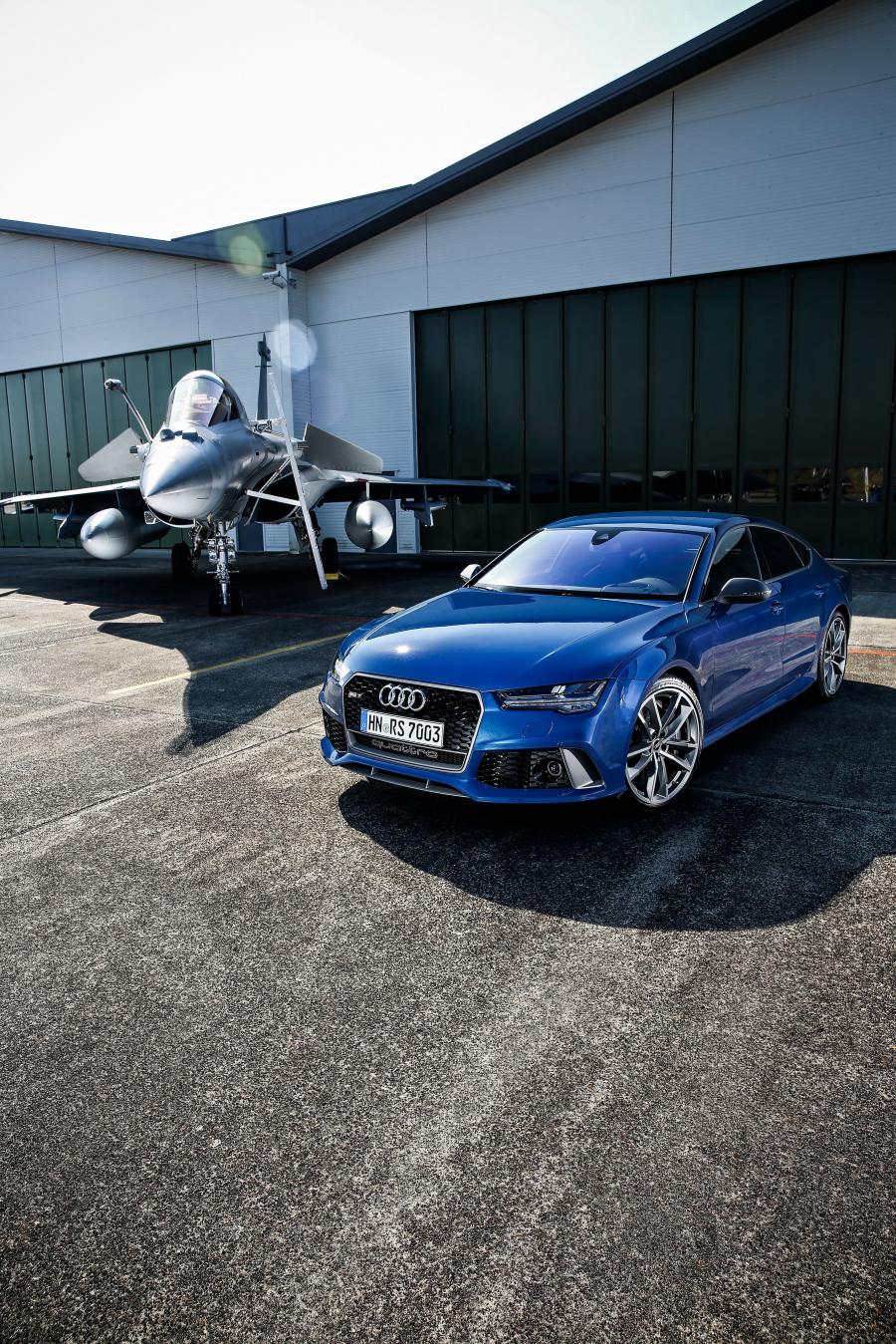  Audi RS7 Sportback Performance 2015 года  (WW) (фото 22 из 30)